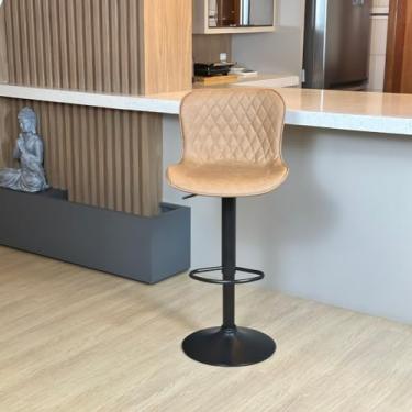 Imagem de Banqueta Alta Giratória com Encosto em Couro PU Conforto Estilo e Elegância para sua Cozinha Moderna (Caramelo)