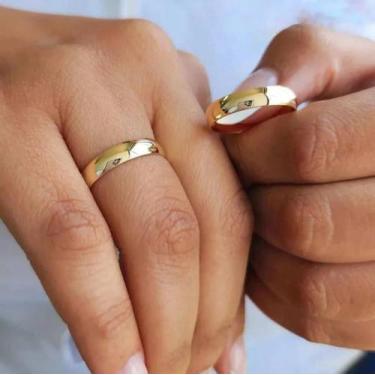 Imagem de Par de Alianças de Casamento Diana Ouro Abaulada Lisa 4mm 3g - JoiaUni