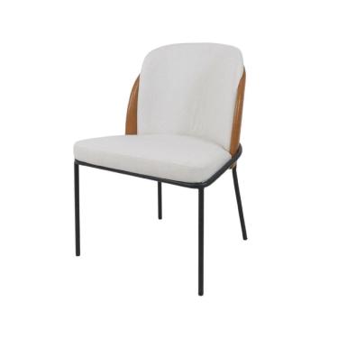 Imagem de Cadeira De Jantar Nevada Com Encosto Curvo Estofada Em Linho Cru E Couro Sintético Creme