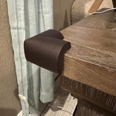 Imagem de Pacote com 12 protetores de canto macios para bebês, protetores de canto e bordas, espuma de borracha pré-colada de segurança para lareira, mesa, escada, armário (preto)