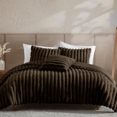 Imagem de Riverbrook Home Everett Conjunto de edredom de pele sintética, marrom, casal/Queen, 4 peças