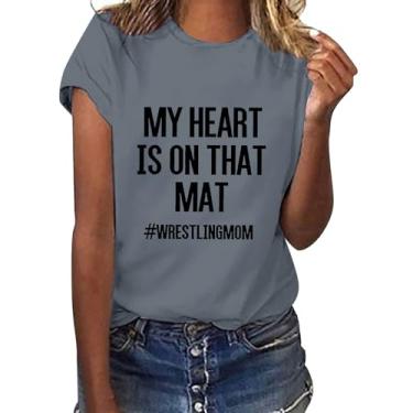 Imagem de Camiseta feminina My Heart is on That mat wrestlingmom 2024 verão casual macia com frase blusa leve, Cinza, M