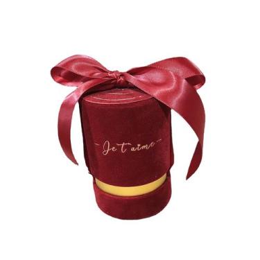 Imagem de Caixa de doces elegante em veludo cor de vinho com fita de cetim 7x10c