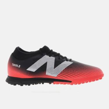 Imagem de CHUTEIRA NEW BALANCE SOCIETY TEKELA MAGIQUE TF V4+ PRETO E VERMELHO 43-Masculino
