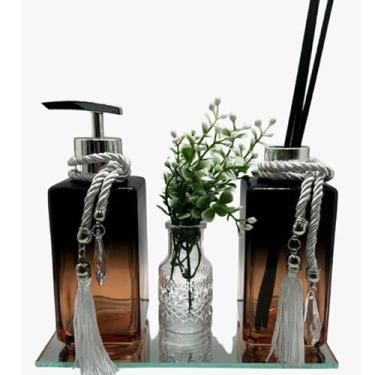 Imagem de Kit Difusor e Saboneteira de Vidro Square Marrom Degradê 250ml com Bandeja Espelhada e Vaso Decorativo – Luxo para Lavabo e Banheiro (PRATA)