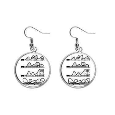 Imagem de Brinco feminino com silhueta de porta-copos pretos de parque de diversões