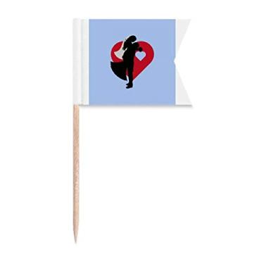 Imagem de Bandeira de palito de dente para o Dia dos Namorados da Dezembro para marcação de bolo de festa, comida e queijos