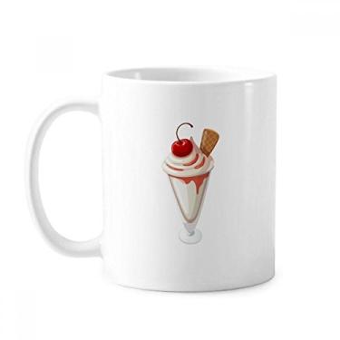 Imagem de Caneca de cerâmica com xícara cônica de cereja, sorvete, sorvete, xícara de porcelana e café