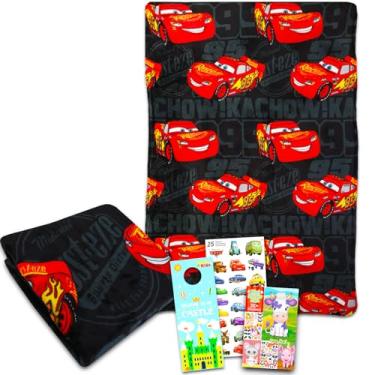 Imagem de Disney Conjunto de cobertor de lã Carros – Pacote com cobertor macio Lightning McQueen Plus adesivos, mais para crianças, adultos e crianças | Cobertor de lã aconchegante Lightning McQueen 127 x 177