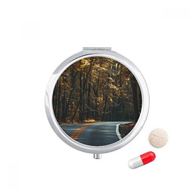 Imagem de Porta-comprimidos escuros para viagem de outono com grama de estrada, caixa de armazenamento de remédios