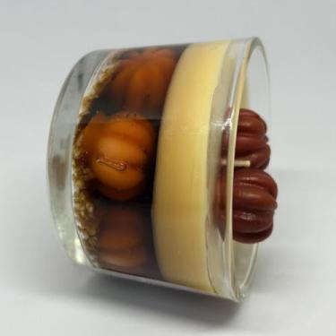 Imagem de Vela Flor de Iracema 110g - Pitanga e Terra Molhada - Mão de Cera