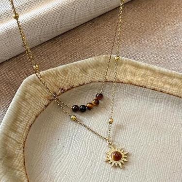 Imagem de Colar retrô de pedra olho de tigre de girassol dourado