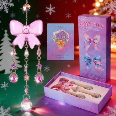 Imagem de Hoemwarm Apanhador de sol de Natal para mulheres, enfeite de pendurar, laço rosa, apanhador de sol de cristal transparente com corrente de pendurar para janelas, árvore de Natal, espelho retrovisor de