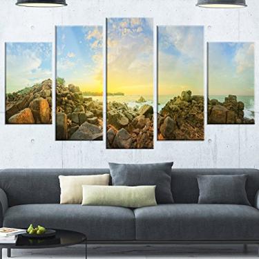 Imagem de Designart Sri Lanka Romantic Beach Panorama-Large Seascape Arte de parede de metal brilhante, 60x32-5 painéis em forma de diamante, azul