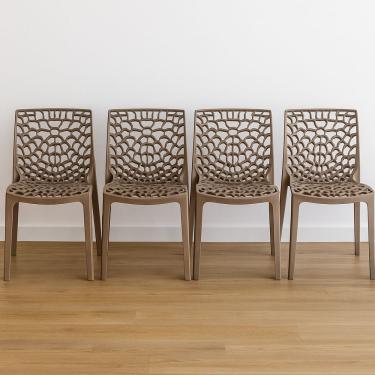 Imagem de Kit 4 Cadeiras Gruvyer Estrutura em Plástico Fendi para Cafeteria e Doceria Empilhável