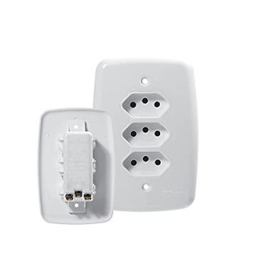 Imagem de 3 tomadas 2P+T 10A fácil com placa branca