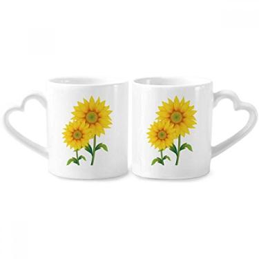 Imagem de Conjunto de canecas de porcelana para casais de flores de girassol amarelo e verde com alça de coração