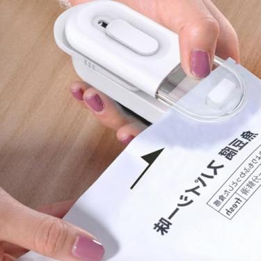 Imagem de Mini seladora de bolsa, mini seladora e cortador 2 em 1, máquina de revenda portátil para sacos plásticos, armazenamento de alimentos, lanches frescor - branca (2 pilhas AA não incluídas)