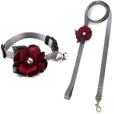 Imagem de PETFAVORITES Coleira feminina para cachorro Daisy – Coleira de gato com flor removível para gatos com sino, pérola e folha verde pistil – Coleira de nylon macio para cães médios e meninas (coleira vermelha e guia, tamanho M)
