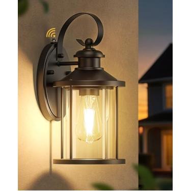 Imagem de NookNova Luzes de varanda Luz externa do crepúsculo ao amanhecer 1 pacote com soquetes E26 Sombra de vidro luminária externa à prova d'água para casa, pátio, garagem, preto