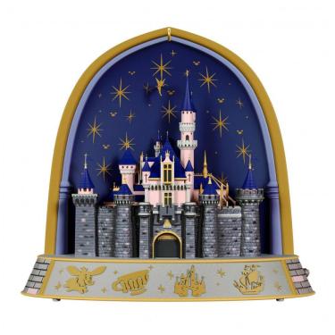 Imagem de Enfeite de Natal Hallmark Keepsake Disney 2025, 70º Aniversário da Disneyland Uma Celebração Mágica Musical com Luz, Castelo da Bela