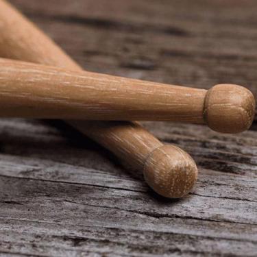 Imagem de Baqueta Vic Firth American Classic Hickory Padrão 5A Barrel Tip com Po
