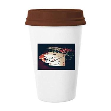 Imagem de Caneca de cerâmica para copos de café com fichas de pôquer para jogos de fotos