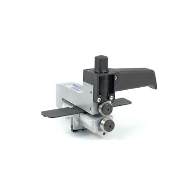 Imagem de Virutex C015L Portátil Plástico Portátil, Laminado, Melamina e Cortador de Madeira com Medição Micrométrica, Corte Limpo e Sem Resíduos, Guia de Listras Retas Ajuste Rápido Fácil e Leve 3,16 kg