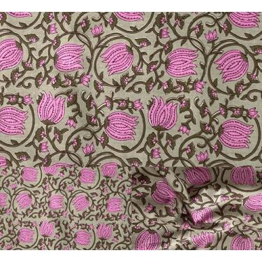 Imagem de Tecido 100% algodão estampado à mão por The Yard PRECUT 1 jarda 44 polegadas de largura para confecção de vestidos e artesanato – Tecido acolchoado de algodão para costura (estampa floral verde spray