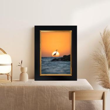 Imagem de Porta-retrato de 10 x 15 cm para decoração de escritório familiar, suporte de parede para exibição de mesa e fotos (preta)