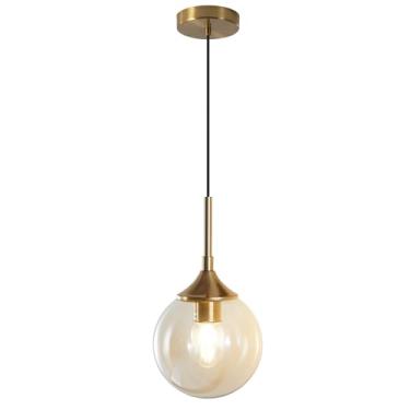 Imagem de Lustre pendente moderno de meados do século XX com 1 lâmpada, globo de vidro dourado e acabamento em latão escovado. Ideal para cozinhas grandes, especialmente para sobrepor em ilha (âmbar).