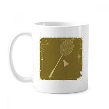 Imagem de Caneca de cerâmica com ilustração de badminton esportivo, xícara de porcelana e café, utensílios de mesa