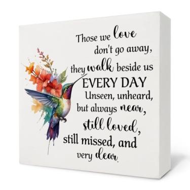 Imagem de Nvotell Placa de caixa de madeira para presentes memoriais, presentes de luto de simpatia para perda, amado, placa de bloco de madeira de beija-flor memorial para decoração de mesa de escritório em