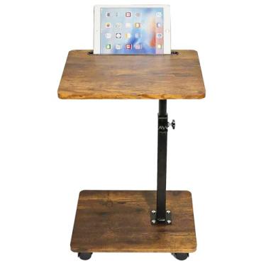 Imagem de Mesa de bandeja de TV com mesa, rodas de mesa lateral, altura ajustável com compartimento para celular, mesa de cabeceira de sofá para assistir TV, comer, lanches e uso de laptop (marrom)