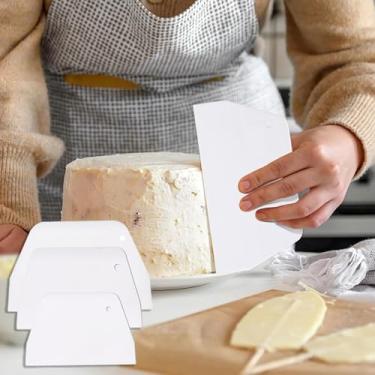 Imagem de Espátula de alisamento de raspador espesso, ferramenta de cozimento de plástico triangular para bolos, cremes e bolinhos, raspador de plástico rígido para superfícies lisas