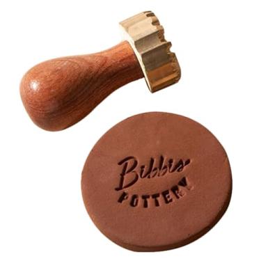 Imagem de Carimbo de logotipo personalizado de cerâmica e cerâmica de latão de assinatura de argila com seu design para assinatura de fabricantes de cerâmica (2,5 cm)