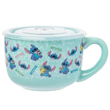 Imagem de Silver Buffalo Disney Lilo and Stitch Snack and Food Pattern Caneca de sopa de cerâmica com tampa de plástico ventilado, 680 g