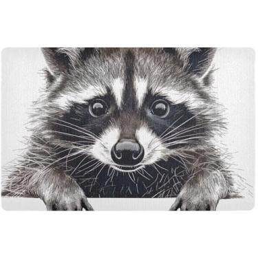 Imagem de Capacho personalizado com estampa de guaxinim preto e branco engraçado à prova d'água tapete de entrada decoração de cozinha antiderrapante lavável 81 x 50 cm