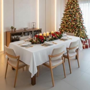 Imagem de Este conjunto de toalha de mesa de duas peças mede 2,00 x 1,40 metros e é feito de tecido Oxford premium com bordas reforçadas(Branco)