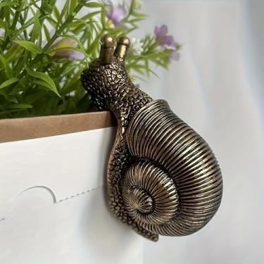 Imagem de Vintage Resin Snail Figurine, Climbing Statue, Resin Art Patio Lawn Yard Outdoor Fence Hanger Animal Ornament, Bronze