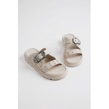 Imagem de Papete Moleca Com Tachas E Fivela Metálica Confortável E Estilosa Bran