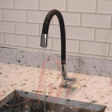 Imagem de Torneira Cozinha Bancada Flexivel Preta 1/4 De Volta