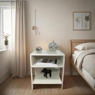 Imagem de Mesa De Cabeceira Offwhite Com Nicho E Prateleira Inferior - Tuffare