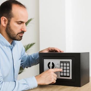 Imagem de Cofre Digital Eletrônico, Aço Laminado Preto, 17x23x17cm, Senha Digital e Chave, Uso Residencial e Comercial, Alimentação 4 Pilhas AA