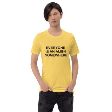 Imagem de Camiseta Camisa Tshirt Masculina - Everyone Is An Alien Somewhere