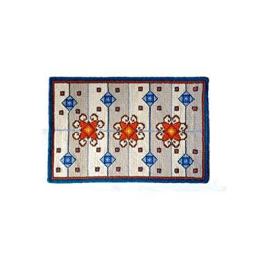 Imagem de TAPETES EM PONTO CRUZ (1, Azul e Laranja, fundo bege)