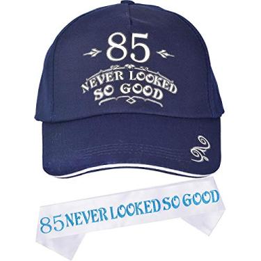 Imagem de Presentes de aniversário de 85 anos para homens, chapéu de aniversário de 85 anos e faixa masculina, 85 nunca foi tão bonito boné de beisebol e faixa, artigos de festa de aniversário de 85 anos, decoração de festa de aniversário de 85 anos, acessórios de aniversário