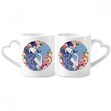 Imagem de Conjunto de canecas de porcelana para casal de flores de pássaro da cultura chinesa com alça de coração