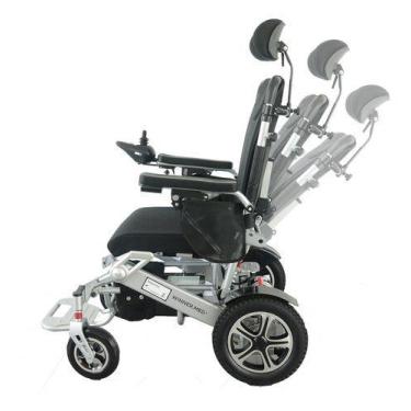 Imagem de Cadeira de Rodas Motorizada  Compacta, Leve  e com Joystick Inteligent