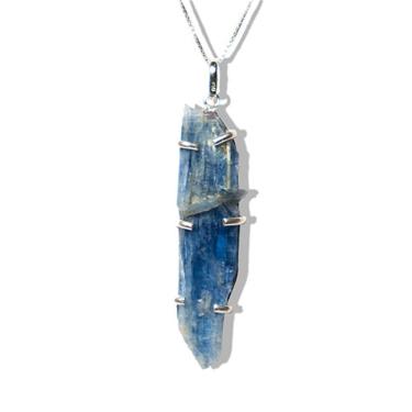 Imagem de Colar Canudo Cianita Azul Pequena Natural Garra Prata 950